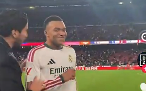 Cử chỉ lạ cho thấy Mbappe đã biết trước mình sẽ giành Quả bóng Vàng 2026?