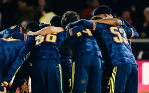 Arsenal bị đội hạng 4 loại ở Cúp Liên đoàn Anh