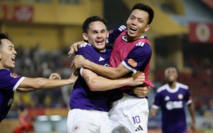 Văn Quyết tiết lộ câu chuyện phòng thay đồ sau màn ngược dòng của Hà Nội FC