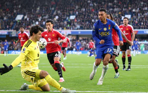 Kết quả bóng đá: Martinez nhận thẻ đỏ, MU nhận thất bại trước Chelsea