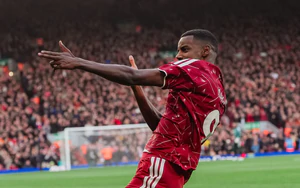 Alexander Isak hồi sinh mạnh mẽ, chứng minh giá trị bom tấn của Liverpool