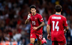 Không Ronaldo, ĐT Bồ Đào Nha vẫn ngược dòng thắng Na Uy với 10 người để vào tứ kết Nations League