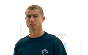 Ronaldo chính thức về CLB Al Nassr, được dự đoán sẽ trở lại tuyển Bồ Đào Nha vào năm 2027