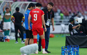 Báo Hàn cảnh báo HLV Kim Sang Sik sau cú trượt dài của đội tuyển Việt Nam