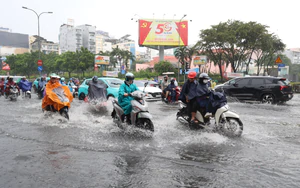 TP. Hồ Chí Minh: Cảnh báo 122 điểm ngập, tăng cường điều tiết giao thông trong mùa mưa 