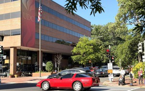 Mỹ đề xuất tăng phí xin cấp phép làm việc cho du học sinh lên 70.000 USD
