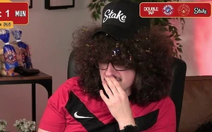 Fan MU để tóc 500 ngày phản ứng khi 'Quỷ đỏ' mất chuỗi toàn thắng 