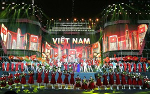 Văn hoá là con đường ngắn nhất để "ý Đảng" đến được với "lòng dân"