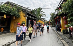 Các điểm du lịch tại Đà Nẵng thu hút đông khách tham quan