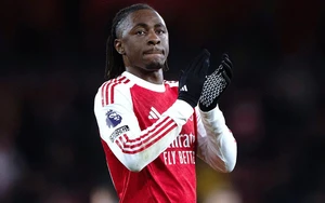 Eberechi Eze đang "lạc lối" trong chính ngôi nhà Arsenal 