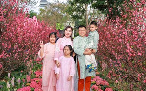 Tận hưởng không khí Tết sớm bên hồ Hoàn Kiếm