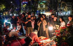 Không khí ấm áp trước thềm năm mới Bính Ngọ tại Hà Nội