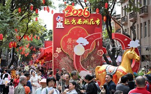  Không khí chờ đón Tết Nguyên đán tại một số quốc gia