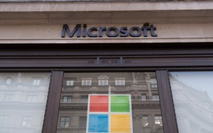 Microsoft công bố hệ thống lưu trữ dữ liệu tuổi thọ 10.000 năm trên thủy tinh