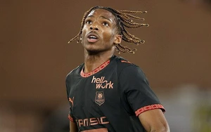 Ngôi sao trị giá 60 triệu bảng Liverpool vừa 'nẫng tay trên' của Chelsea là ai?