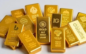 Giá vàng tăng vọt sau các biến động thuế quan và địa chính trị