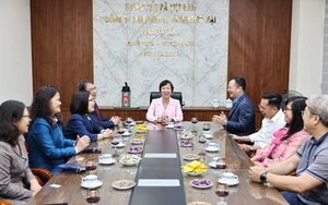 Lãnh đạo TTXVN chúc Tết Công ty TNHH MTV In và Thương mại