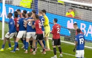 Everton 'copy' bài đá phạt góc của Arsenal, vì sao thủ môn MU hóa giải được?