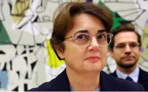 Giám đốc Bảo tàng Louvre từ chức do áp lực khủng hoảng chồng chất