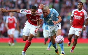 Cuộc đua vô địch Ngoại hạng Anh: Arsenal và Man City cùng có quyền tự quyết