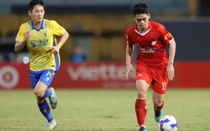Bình luận viên Quang Huy: 'V-League hấp dẫn ở những trận derby'