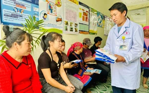 Ngày Thầy thuốc Việt Nam 27/2: Hướng tới tầm nhìn toàn diện trong chăm sóc sức khỏe bà mẹ, trẻ em