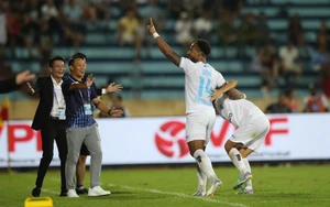 HLV Vũ Hồng Việt giúp Xuân Son 'hồi sinh'?