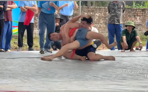 Xôn xao video đô vật gặp tai nạn kinh hoàng ở sới vật hội làng Hà Nội