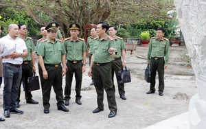 Tôn tạo Khu di tích Hòn Đá Bạc và xây dựng 500 căn nhà tặng đồng bào tại tỉnh Cà Mau