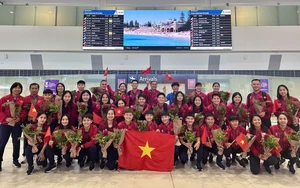 Thầy trò HLV Mai Đức Chung tới Australia, háo hức với hành trình chinh phục Asian Cup