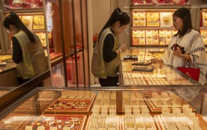 Giá vàng và bạc phục hồi mạnh mẽ sau đợt bán tháo