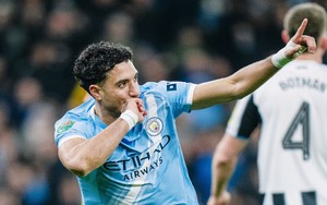 'Kép phụ' tỏa sáng, Man City hẹn Arsenal ở chung kết Cúp Liên đoàn Anh 