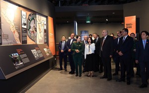 Chủ tịch Hạ viện Jordan thăm Bảo tàng Lịch sử Quân sự Việt Nam