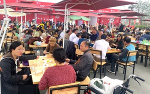 Một vòng với 'phố ẩm thực' tại Hội chợ Mùa Xuân