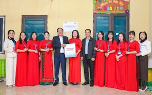 Viết tiếp hành trình "Vì mái trường cho em"