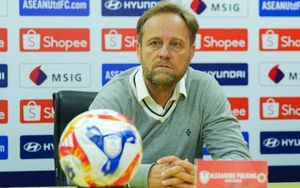 Đình Bắc vắng mặt ở trận CAHN thắng Tampines Rovers, HLV Polking nêu lý do