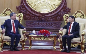 Tổng Bí thư Tô Lâm và Tổng Bí thư, Chủ tịch nước Lào gặp hẹp