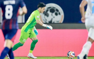 Thủ môn Nguyên Mạnh cán mốc lịch sử ở trận hòa Johor Darul Ta'zim
