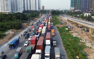 TP. Hồ Chí Minh đã bán khoảng 60% vé xe Tết