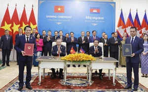 Lễ ký các văn kiện hợp tác giữa hai nước Việt Nam - Campuchia