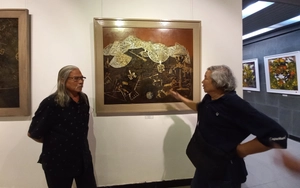 Quần quật Khúc Quốc Ân