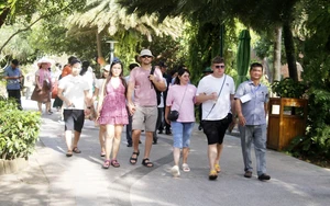 Du lịch Việt Nam: "Tăng tốc" & "bứt phá"