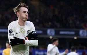 Chelsea sợ mất Palmer vào tay MU