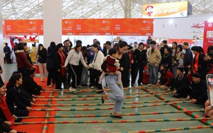 "Tết đến sớm" trong ngày cuối tuần tại Hội chợ Mùa Xuân