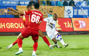 Đương kim vô địch V-League lạc lối trong cuộc đua trụ hạng