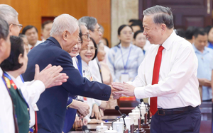 Tổng Bí thư chúc Tết Đảng bộ, chính quyền và nhân dân Thành Phố Hồ Chí Minh