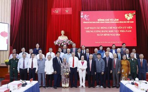 Tổng Bí thư gặp mặt các đồng chí nguyên Uỷ viên Trung ương Đảng khu vực phía Nam