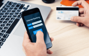 Loạt thiết bị rủi ro bảo mật sẽ bị chặn giao dịch ngân hàng từ hôm nay