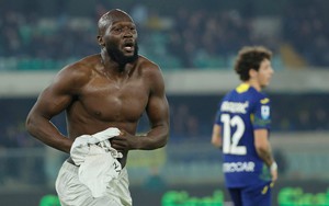 Romelu Lukaku ghi bàn sau 281 ngày: 'Big Rom' đã trở lại, giải cứu Napoli