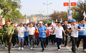 Từ đường chạy Điện Biên đến tầm vóc Việt Nam